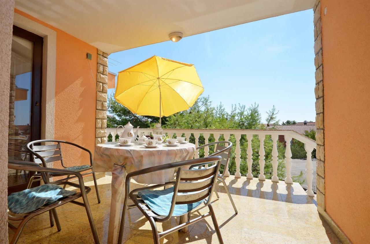 Apartments Miljenka Vodice Ngoại thất bức ảnh