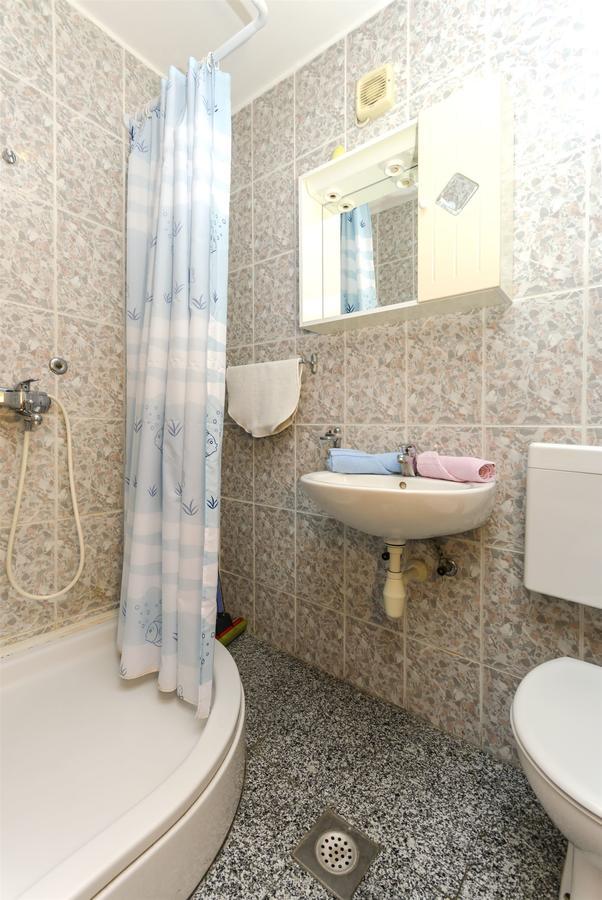 Apartments Miljenka Vodice Ngoại thất bức ảnh
