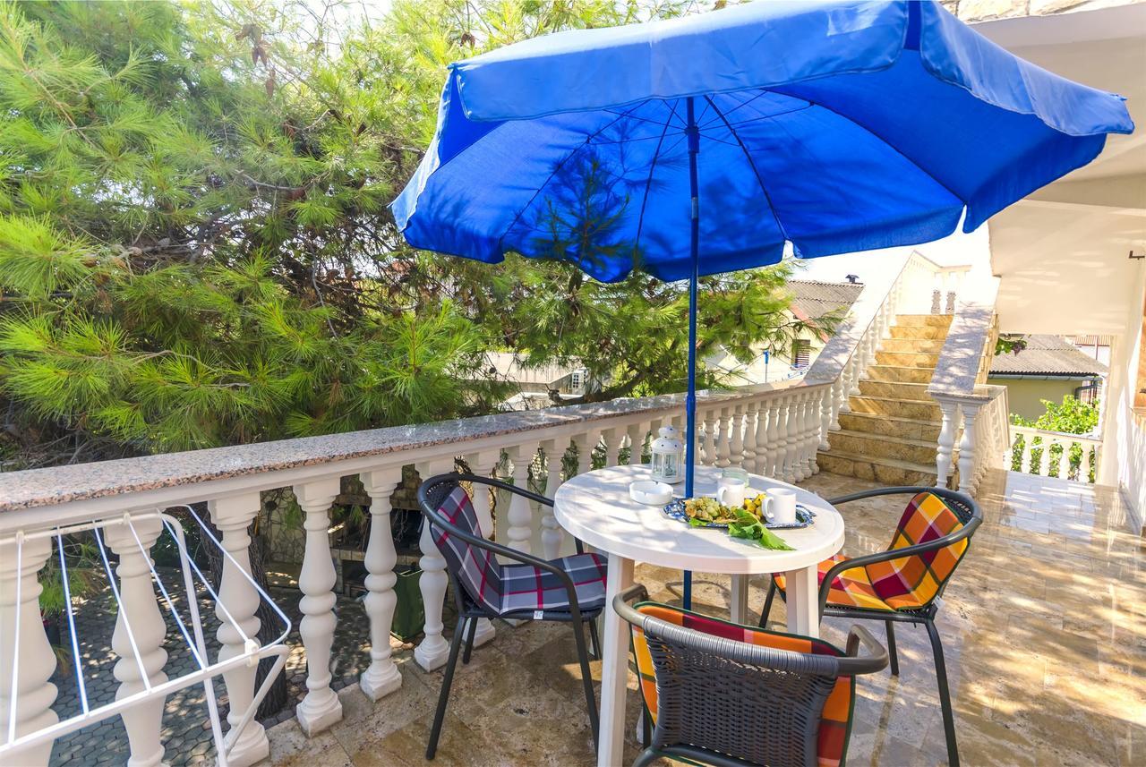 Apartments Miljenka Vodice Ngoại thất bức ảnh
